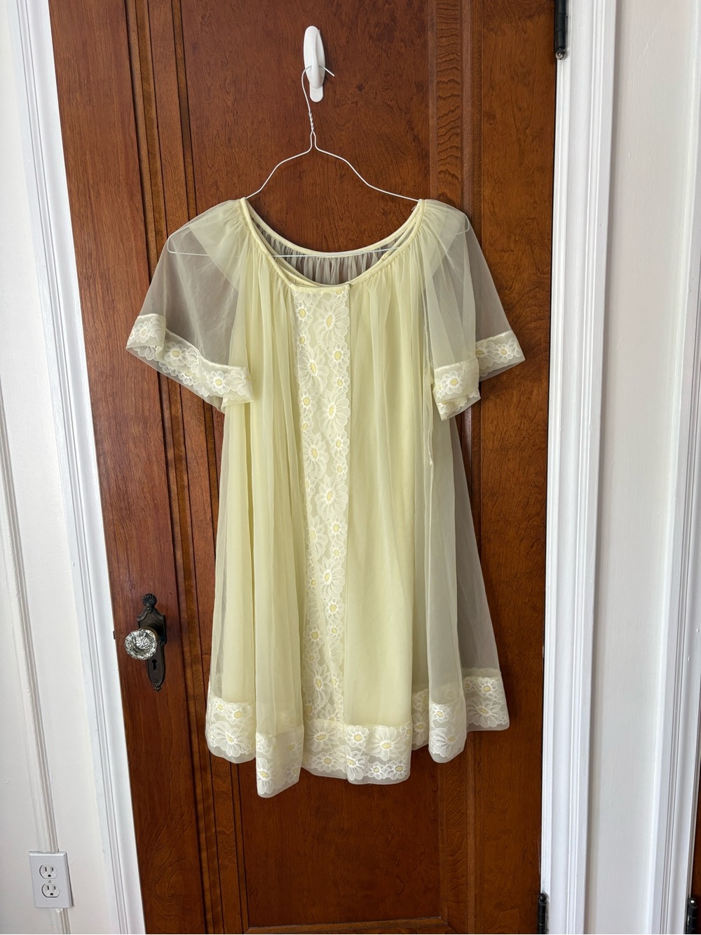 Vintage Miss Elaine Pale Yellow Sheer Lace Trim Nightgown and Robe Set - Small